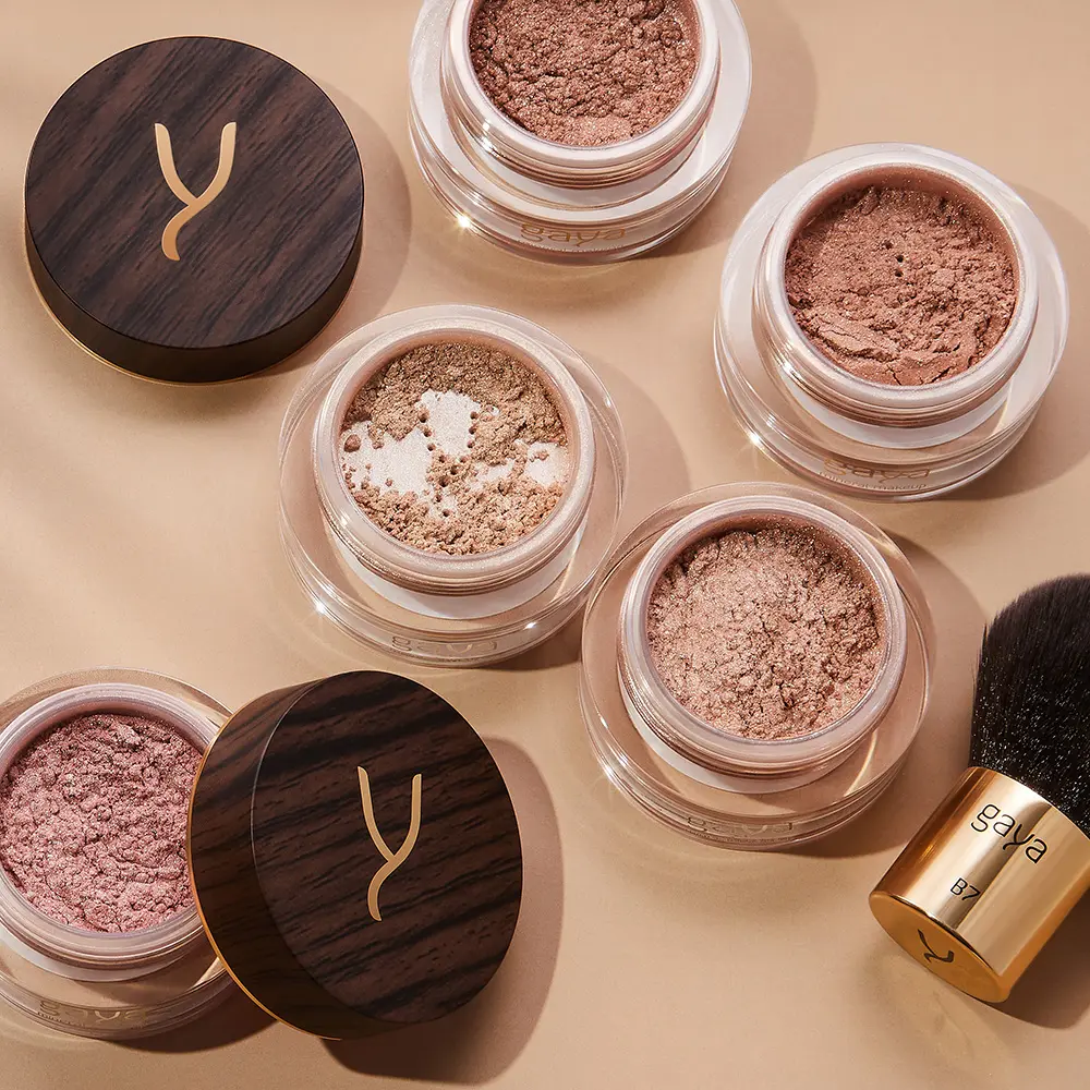 ברונזרים עם מברשת קבוקי