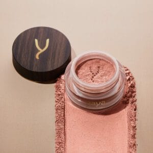 צללית טבעונית בערכת איפור