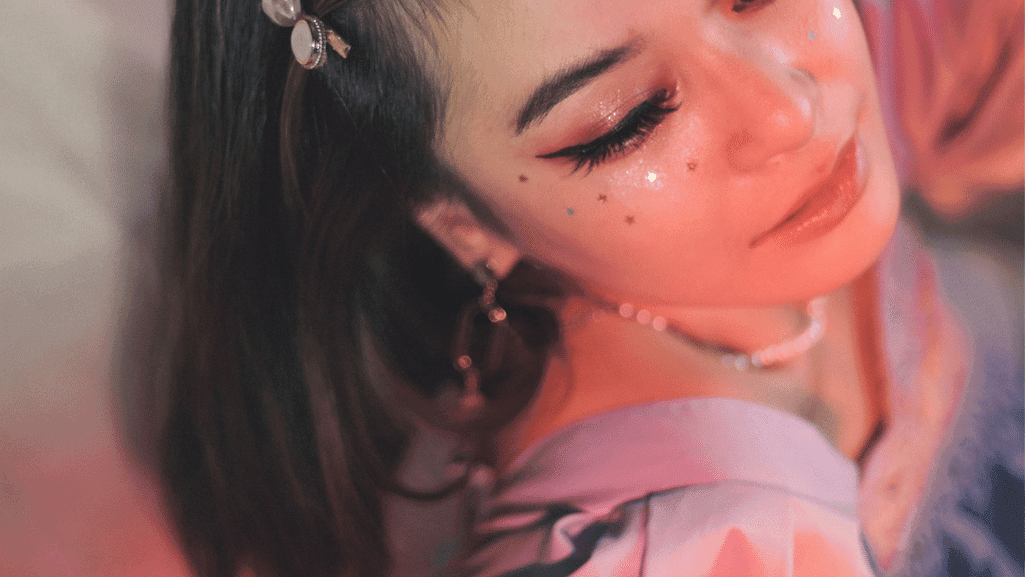 תמונה של תקריב איפור עיניים